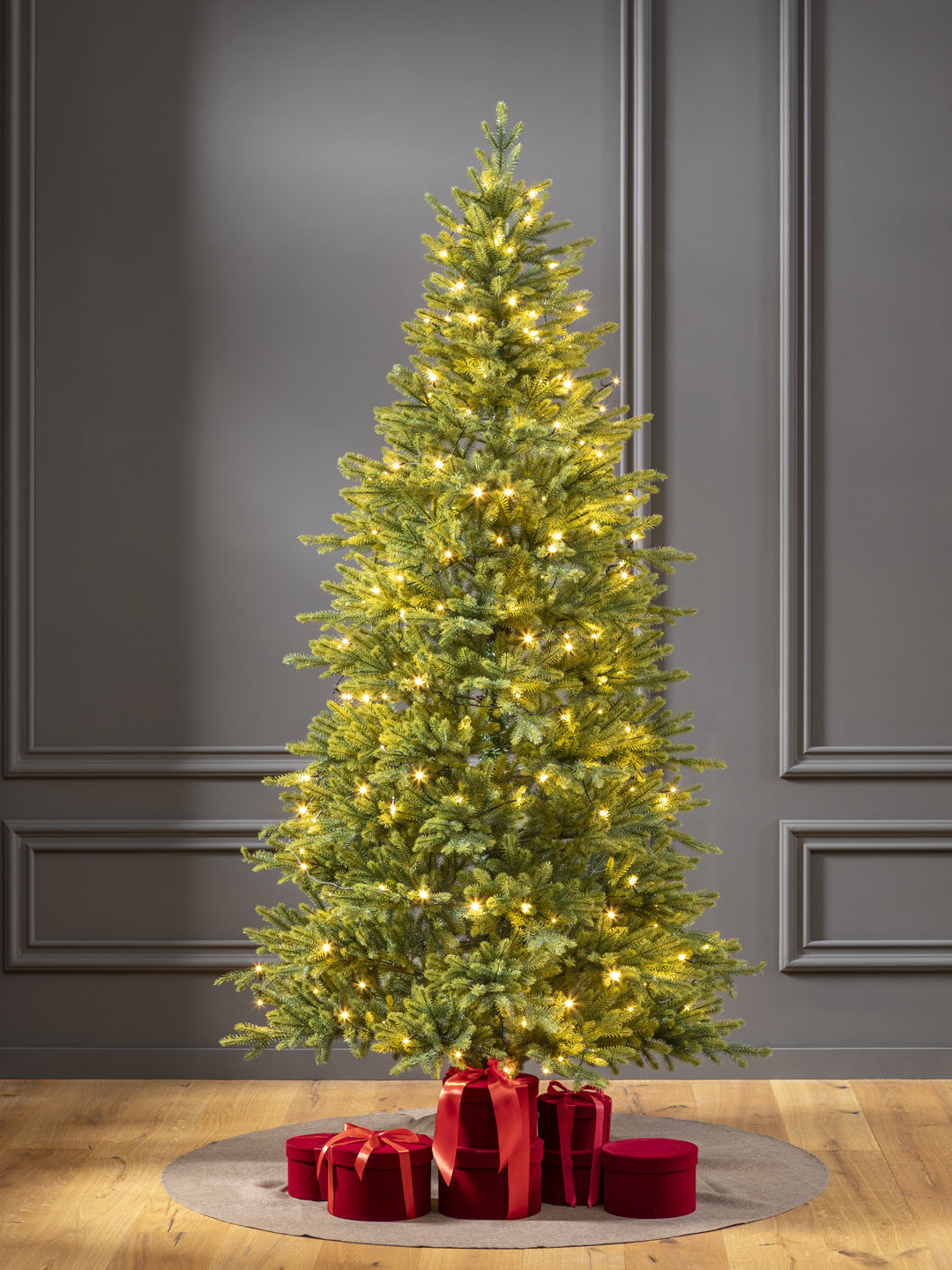 Künstlicher Weihnachtsbaum 240 cm "Norwegen" (mit LED Lichterkette)